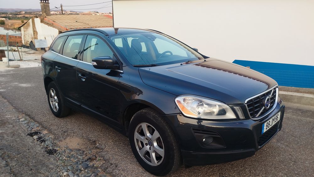 Vendo Volvo X60 está completamente novo