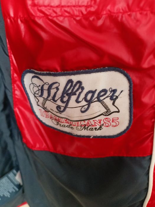 Kamizelka bezrękawnik Tommy Hilfiger S czerwona połysk