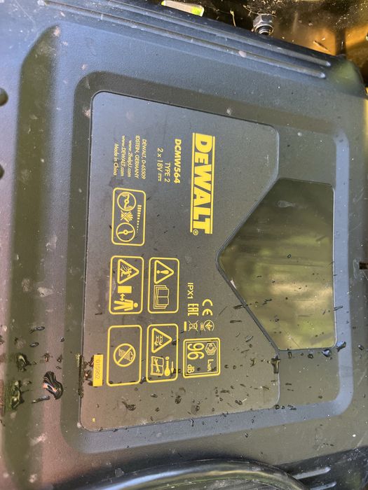Kosiarka Dewalt DCMW 564N