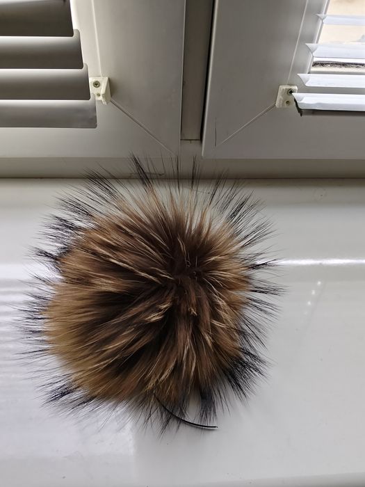 Pompon z jenota naturalnego