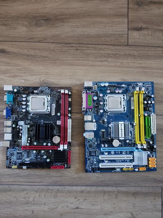 2 Motherboards e dois cpus socket LGA 775