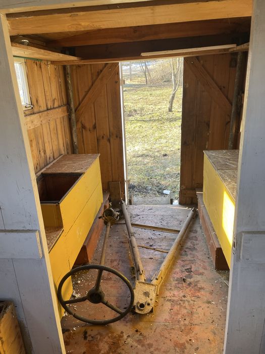 Бджолопавільйон  бджоли