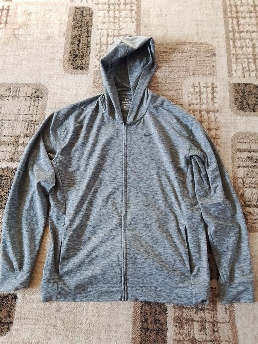 Кофта nike dri-tit новая.