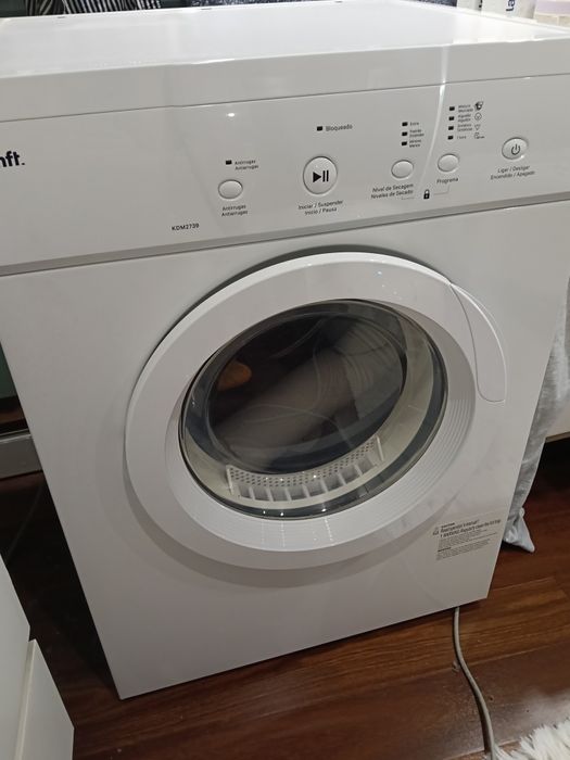 Máquina de secar roupa