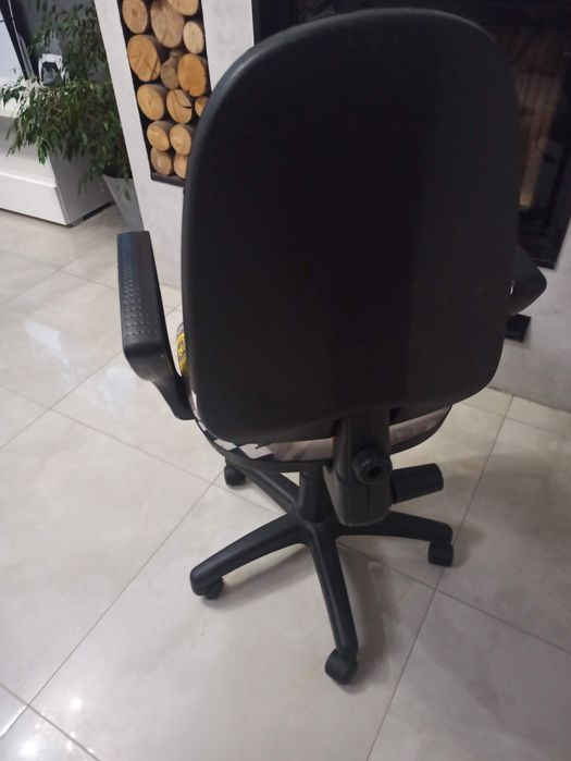 Fotel obrotowy dla dziecka
