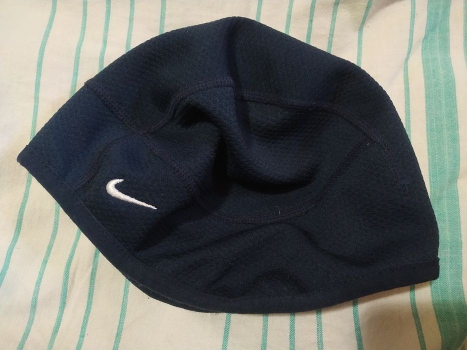 Продам шапку подшлемник Nike