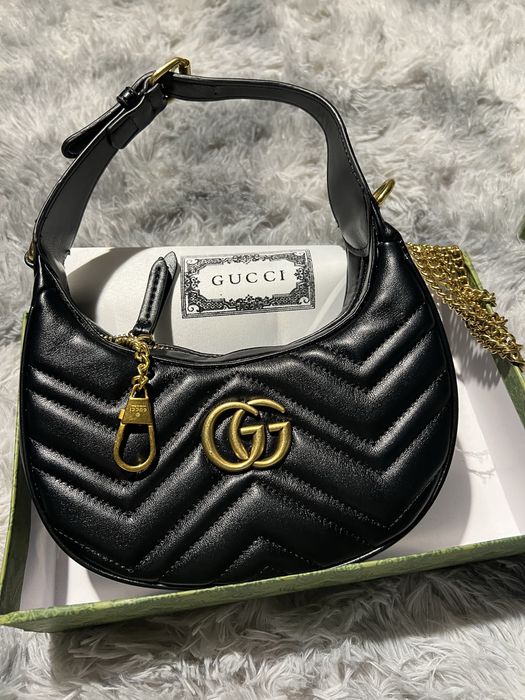 Gucci Marmont Mini – czarna skórzana torebka, złote logo GG