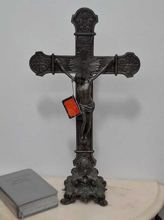 Crucifixo Cristo em Estanho Puro