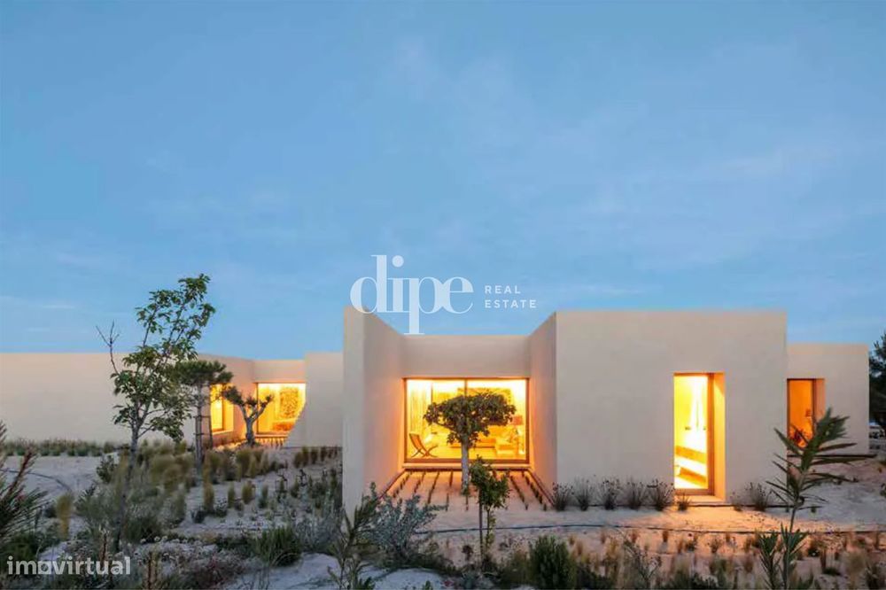 Luxuosa Moradia T4 inserida no empreendimento Melides Villas