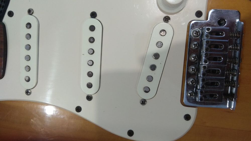 FENDER SQUIER bullet stratocaster guitarra eletrica