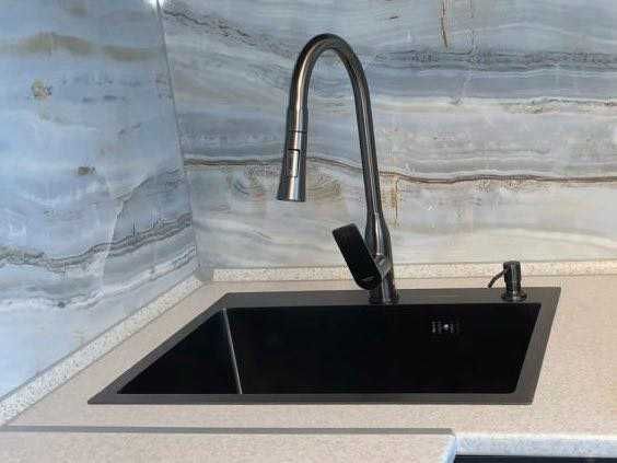 Кухонна мийка Luminex 60×45PVD з графітовим покриттям + кран Graz030-T