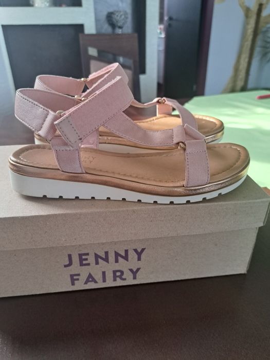 Stan idealny,  śliczne sandałki,  sandały Jenny fairy roz. 35