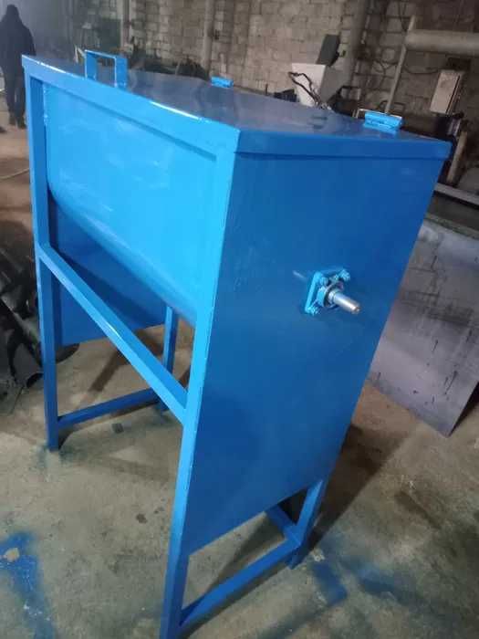 Кормозмішувач, Кормосмеситель 200 литрів, шнек, змішувач для зерна