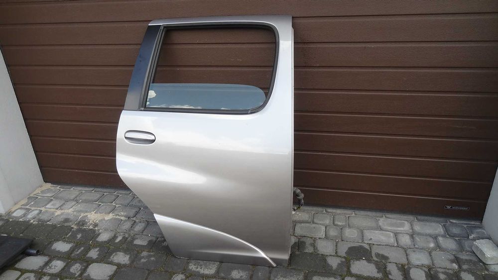 Toyota yaris verso 99-05 drzwi tył prawe kompletne kol 1D2