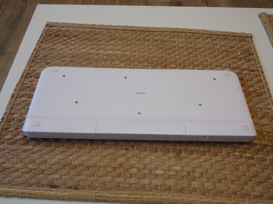Klawiatura bezprzewodowa Logitech K400+ Biała