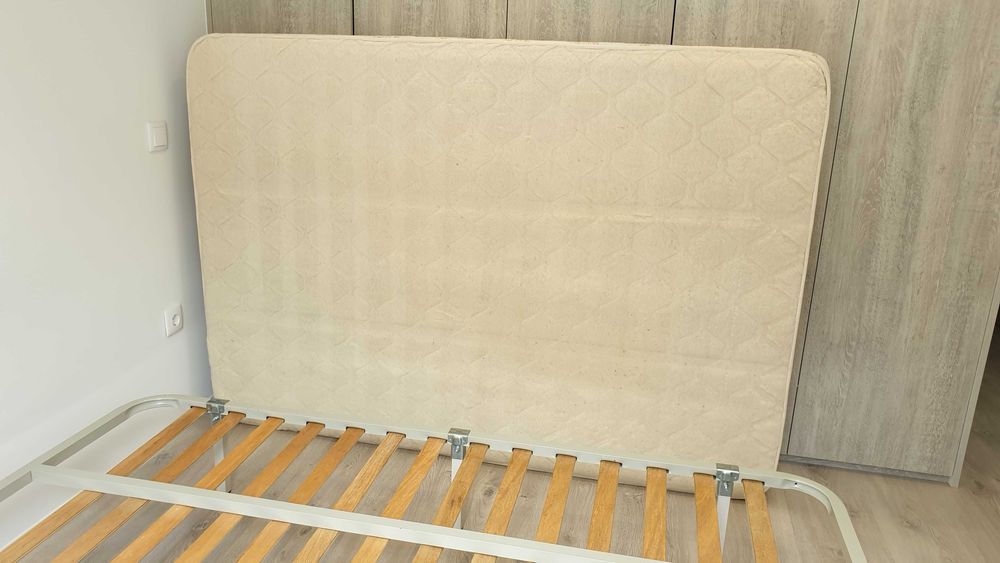 Sommier / Estrado metálico com pés para colchão