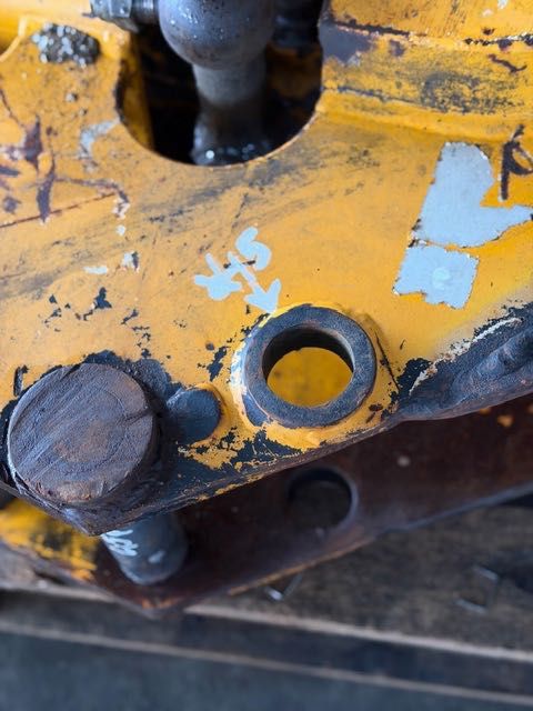 młot hydrauliczny do koparko ładowarki jcb