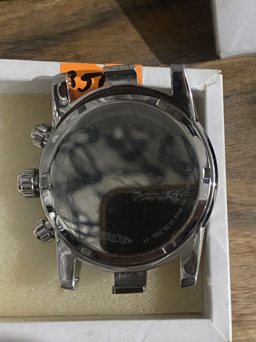 Часи новие обмен продажа