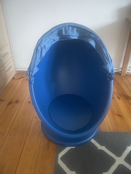 Ikea Lömsk fotel obrotowy dla dzieci jajo niebieski