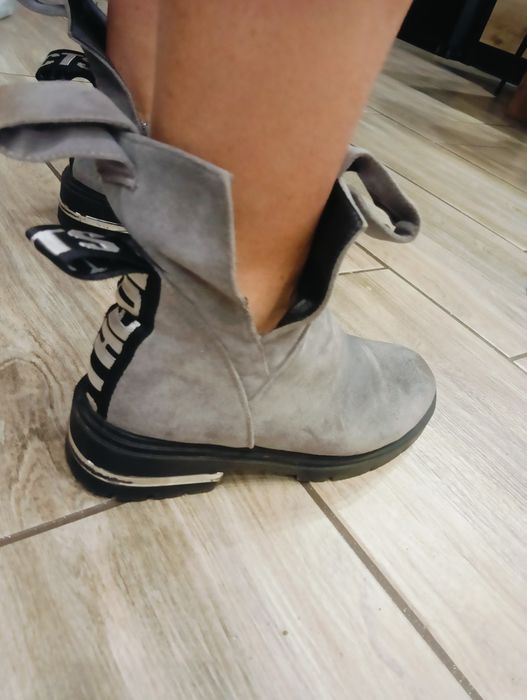 Buty zamszowe za kostkę