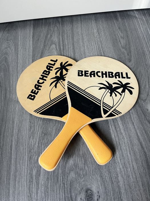 Деревяні ракетки невеличкого розміру