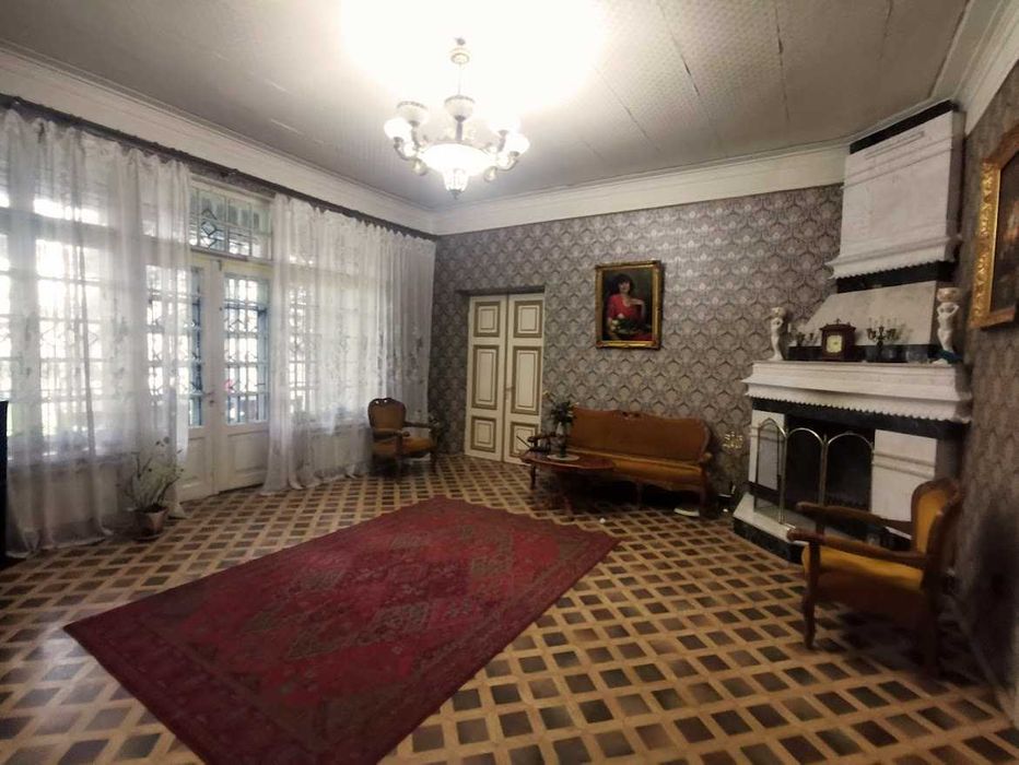 Продам 2эт. дом 200кв.м в центре города