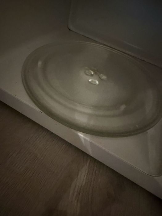 Microondas a trabalhar branco