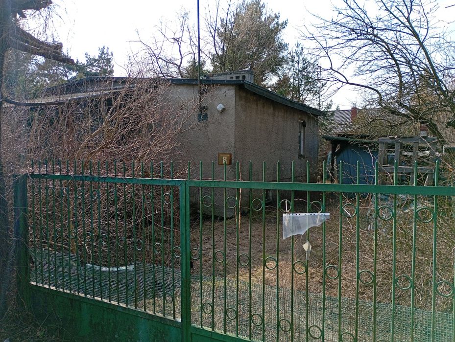 Działka 900m z budynkiem - Kanie k. Warszawy