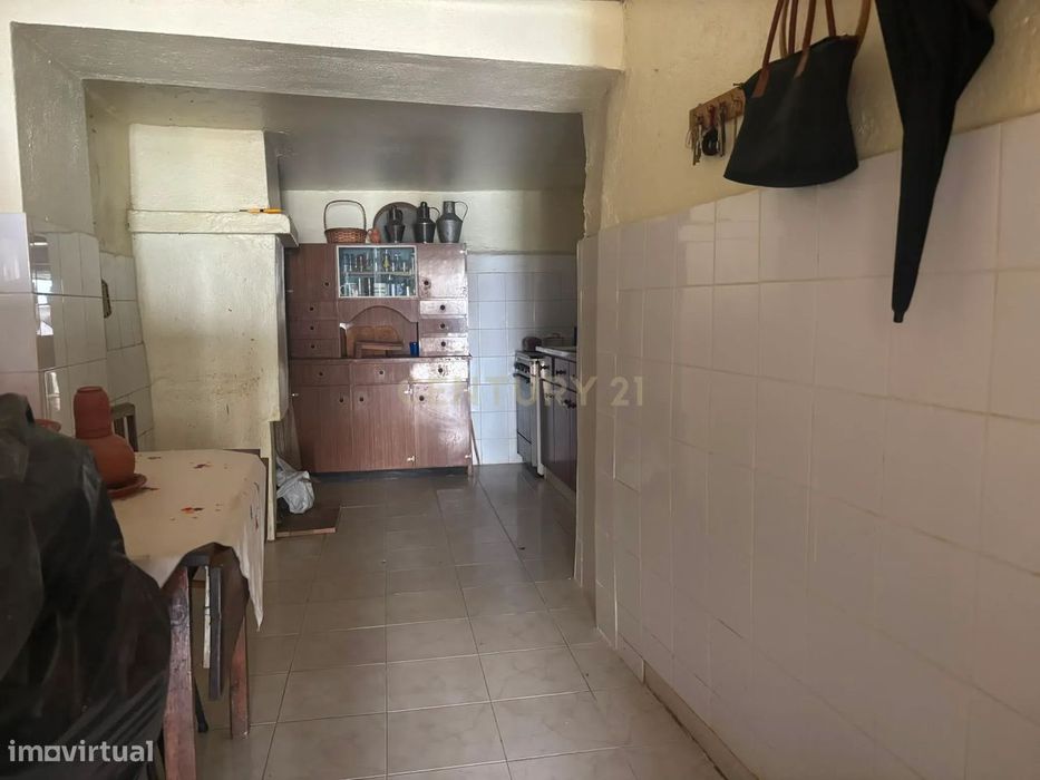 Moradia em Banda, Maxiais, Castelo Branco - Oportunidade Única