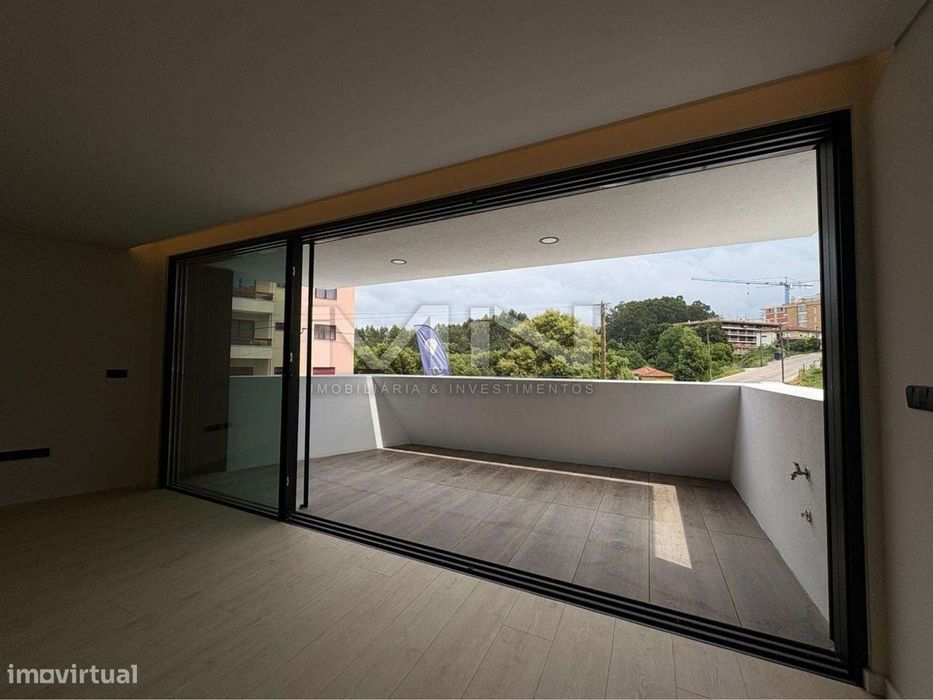 Exclusividade e Modernidade no Centro de Gondomar: Apartamento T1 Novo — Gondomar (São Cosme), Valbom E Jovim, Porto
