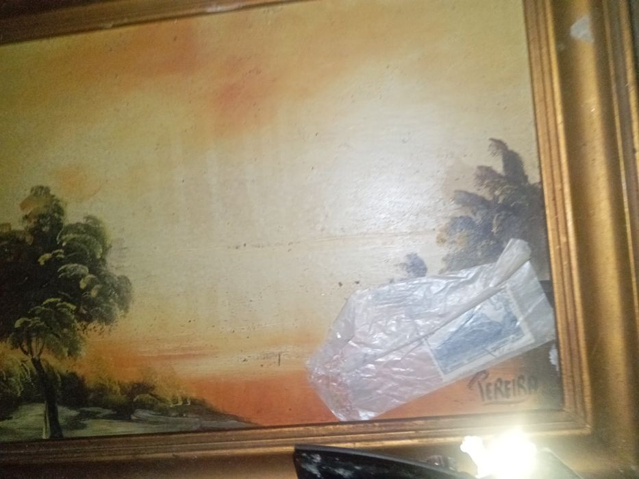 Duas pinturas pequenas texiera uma com e sem assinatura