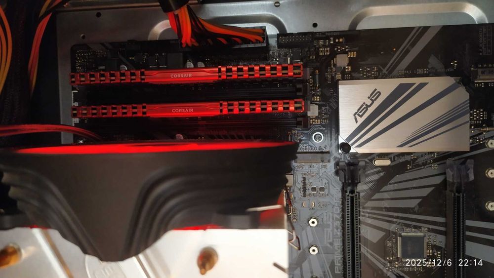 【動作保証】DDR4-3000 16GB(16GB×1)Corsair p151 Corsair 16 GB (2x8GB) DDR4 3000 MHz (CMK16GX4M2B3000C15) купить в