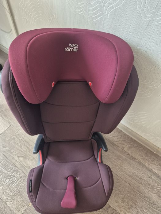 Автокрісло Britax-Romer Kidfix III M +захисний килимок в авто
