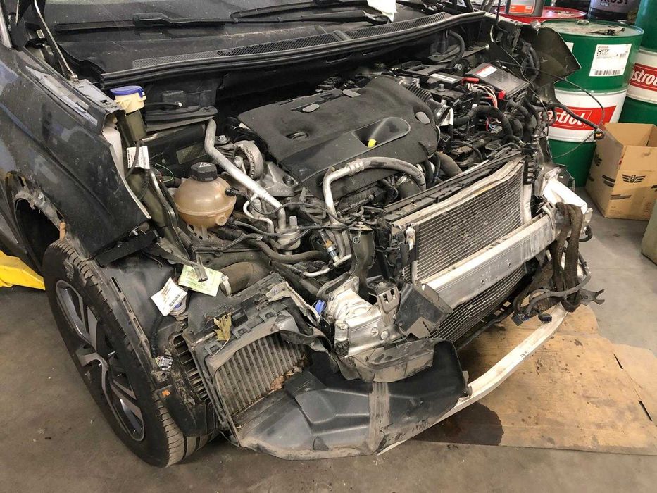 Peugeot 5008 HDi GT Line 2.0 Diesel 5+2 | 2018 | Salvado