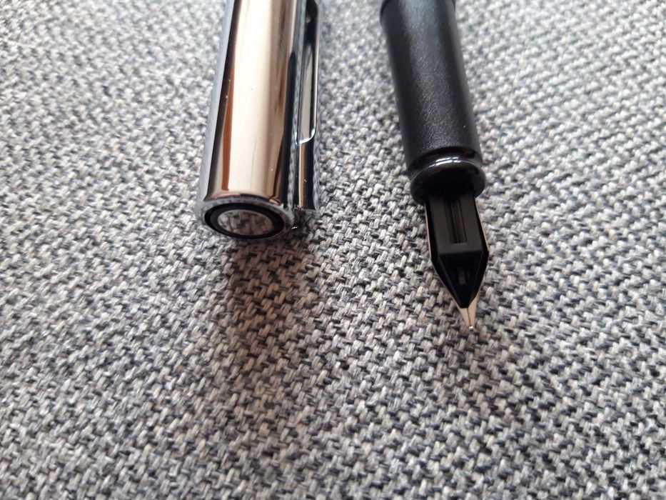 Caneta de tinta permanente "WATERMAN"