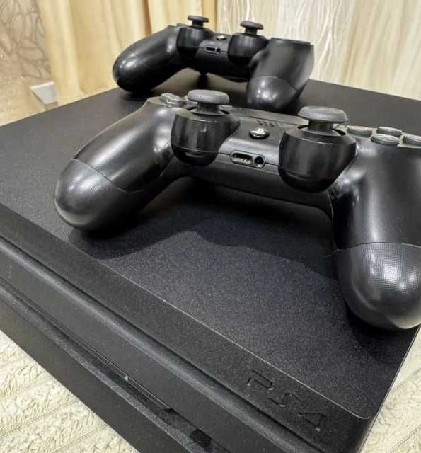 Sony Playstation 4 pro з дисками