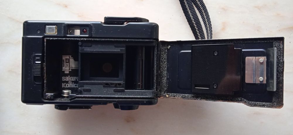 Máquina fotográfica Konica