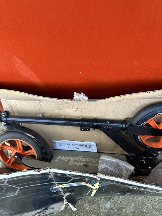 Самокат продам новый