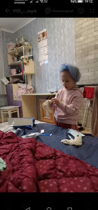 Шафа тумбочка стінка