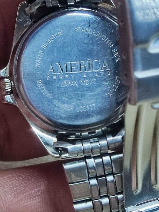 Винтажные часы America Perry Ellis  Japan Movt
