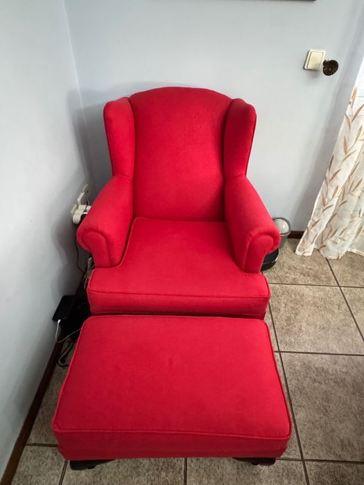 Poltrona com apoio para os pés