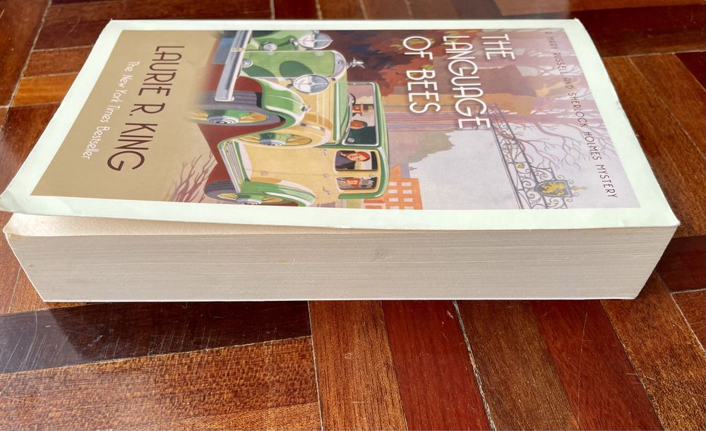 Livro: "The Language of Bees", de Laurie R. King