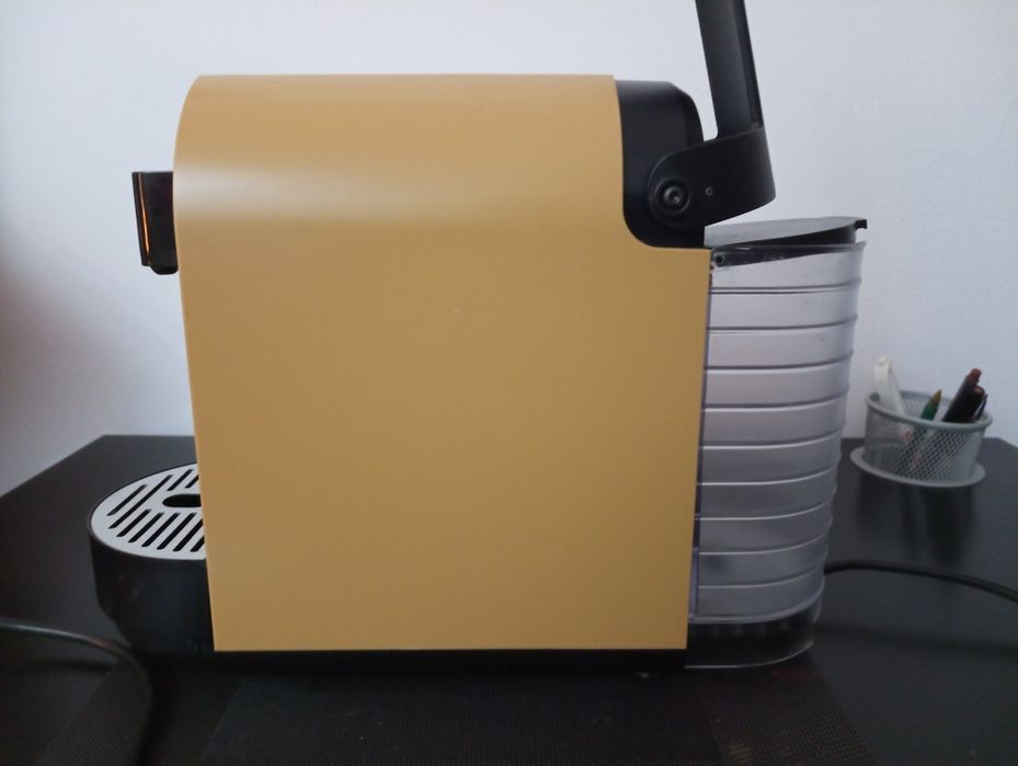 Maquina de café Nexpresso	pingo doce em perfeitas condições*