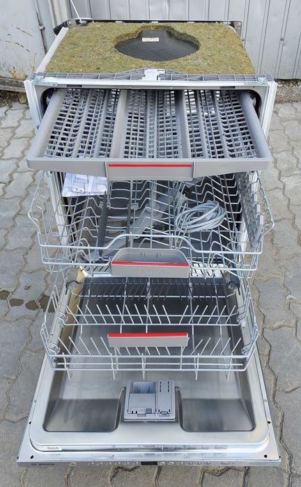 Встраиваемая посудомоечная машина 60см три лотка Bosch SMV46KX03E б/у