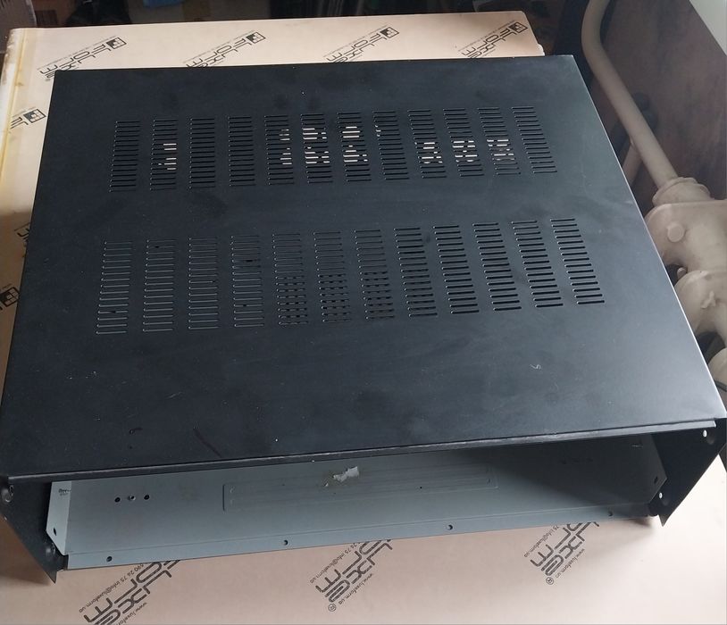 Металевий корпус для саморобок.