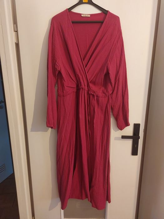 Bawełniana muślinowa sukienka malinowa midi