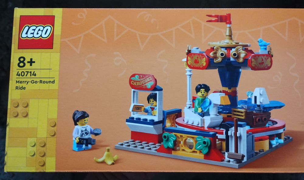 LEGO 40714 nowe Przejażdżka karuzelą, działająca karuzela + 3 figurki
