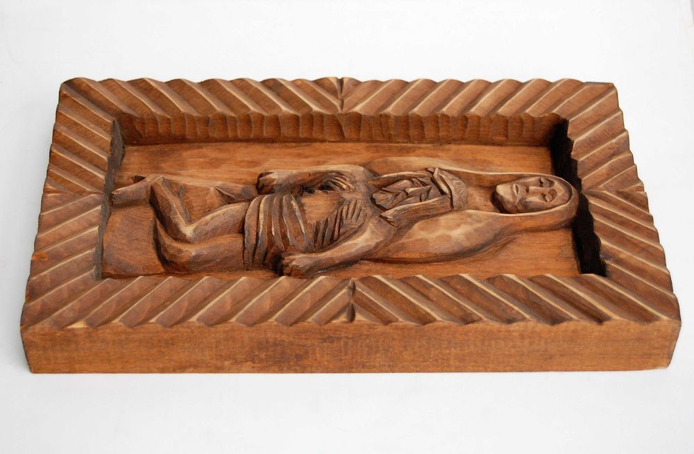 Pieta, płaskorzeźba ludowa, drewniana, Cepelia PRL, 1980 r.