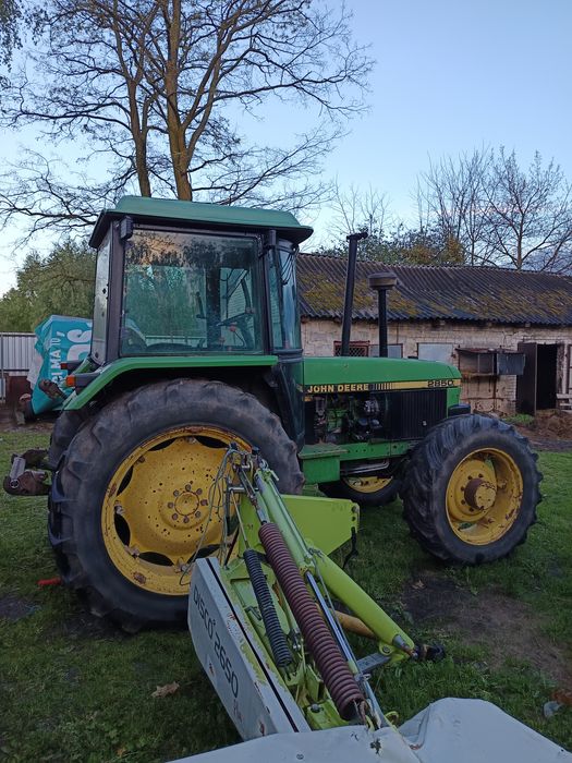 John Deere     2850