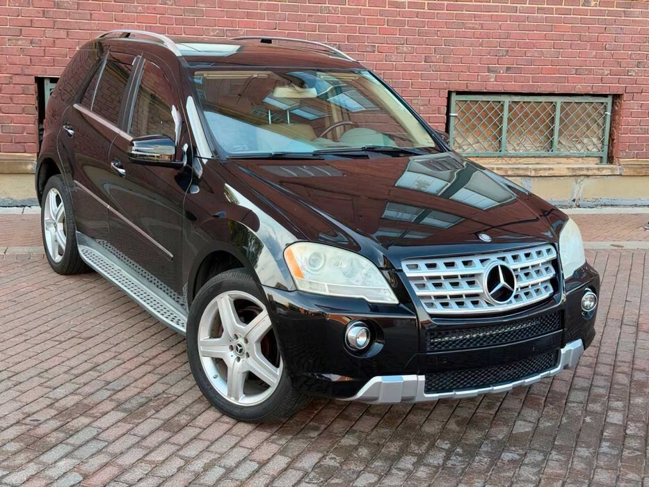 Mercedes-Benz M-Class ML 550      2011